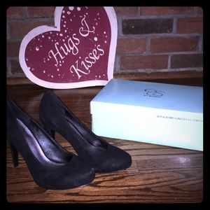 Jessica Simpson Kipperx black suede heel
